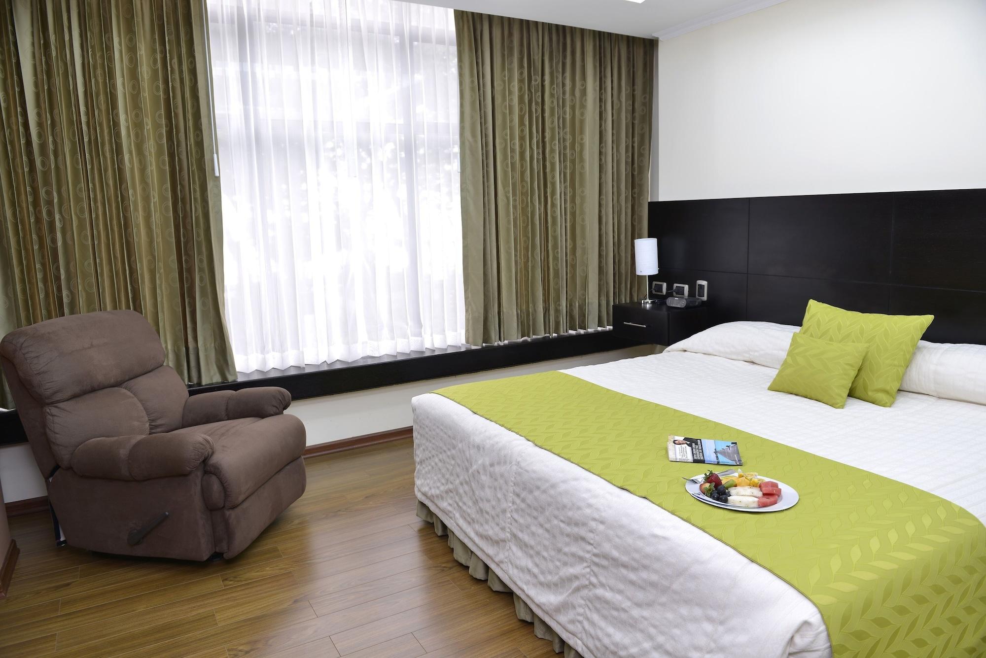 Hotel Ramada Гуаякіль Екстер'єр фото